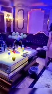 禁欲一月的骚妻有多疯狂？捆绑扣穴，大屁股用力夹紧单男